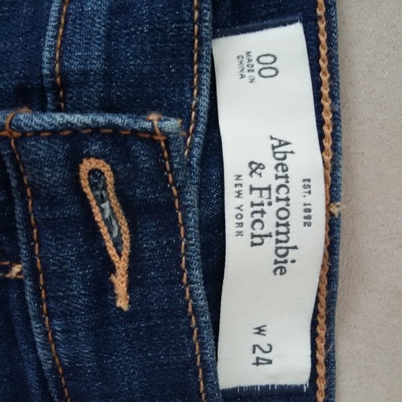 Abercrombie & Fitch Jean Shorts - Picture 3 of 7